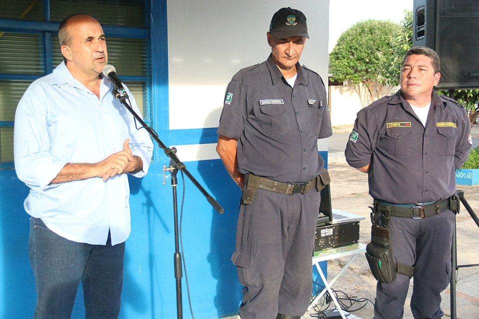 Guarda Municipal realiza cerimônia de troca de comando Prefeito Leleco durante a solenidade de troca de comando da Guarda Municipal (crédito: Multi-frequência)