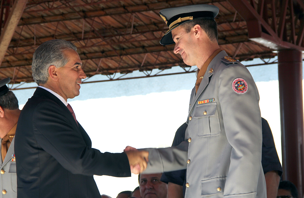 Governador do Estado e o novo comandante-geral do Corpo de Bombeiros de MS