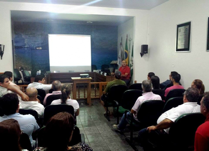 Prefeito reúne funcionários para dialogar sobre as novas metas de 2015 