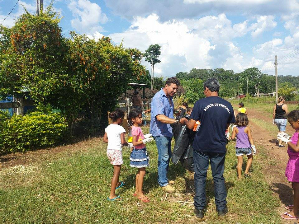 Moradores participam de dia de atividades no Assentamento Guaicurus