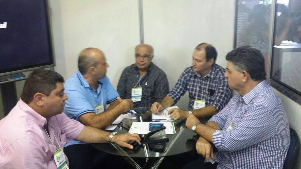 Leleco se encontra com secretários de Estado em busca de investimentos para o município