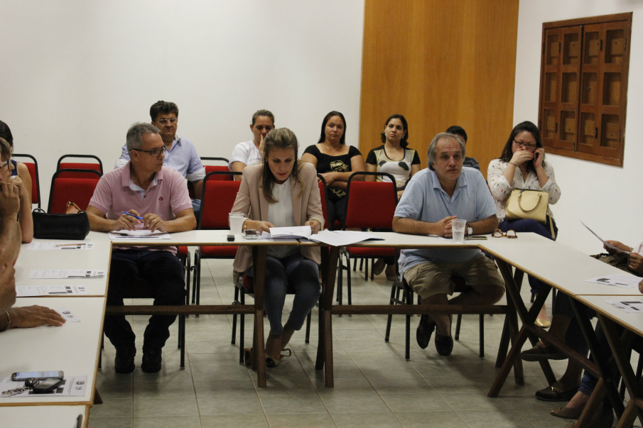 A secretária de Turismo, Indústria e Comércio, Juliane Salvadori (centro) apresentou os dados referentes as visitações no ano de 2014