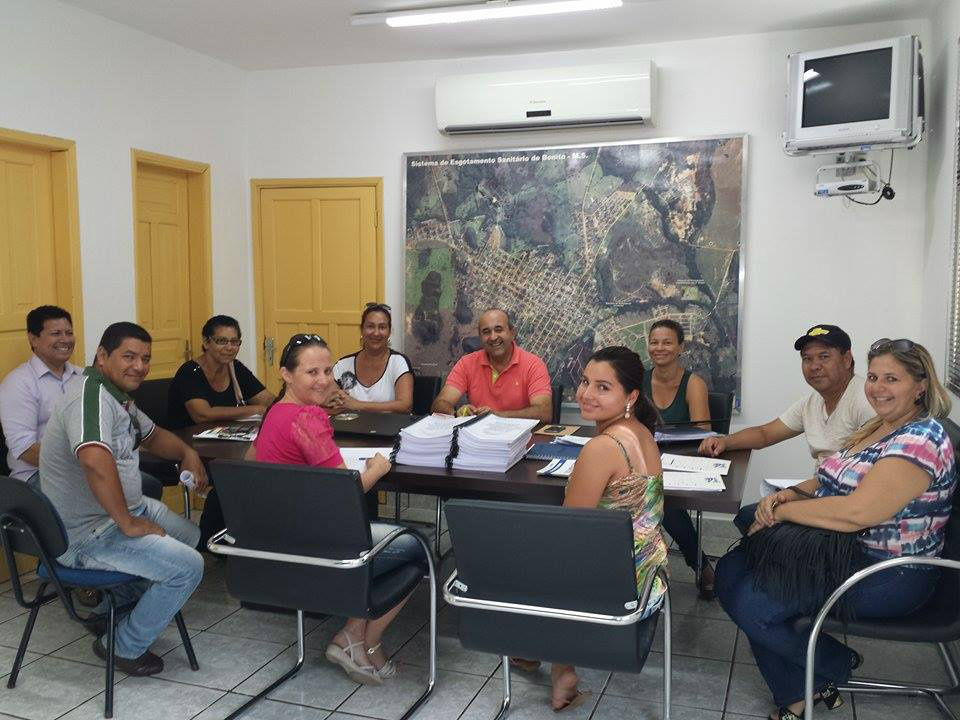 Servidores se reúnem com o Prefeito Leleco para discutir o reajuste salarial