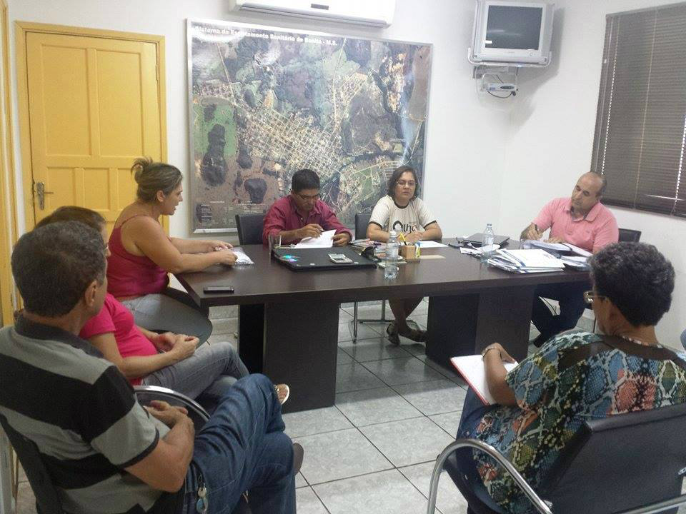 Leleco Brito (PT do B) em reunião com representantes dos servidores públicos de Bonito 