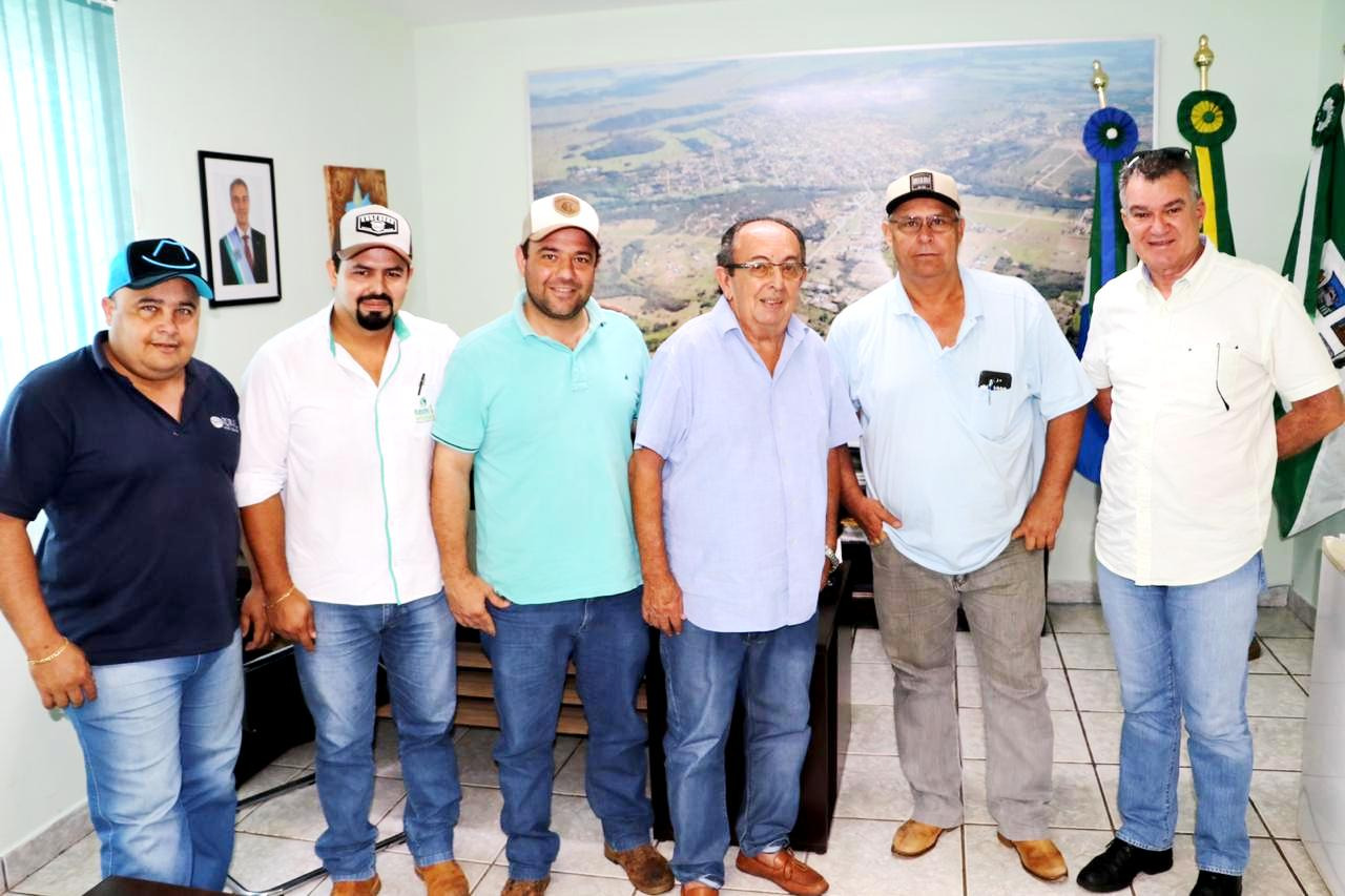 Da esquerda para a direita: Adilson de Matos, Francis Dias, Diego Rossi, Odilson Soares, Marcel Teles e Augusto Mariano. Foto: Jabuty