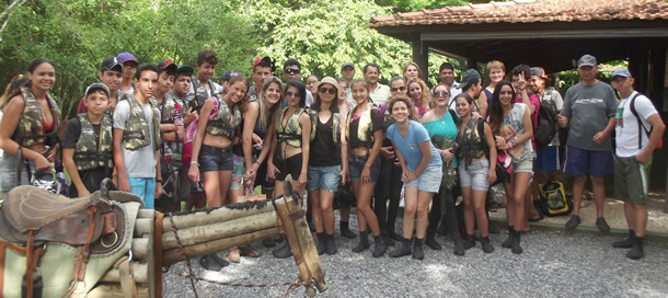 A atividade faz parte do Projeto Conhecer Bonito que leva alunos do oitavo e nono ano