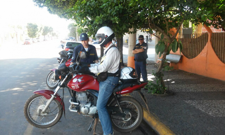Prefeitura realiza vistoria em mototáxis do município