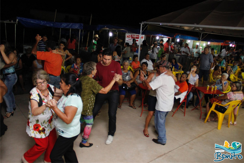 Feira do Produtor em Bonito reúne centenas de pessoas