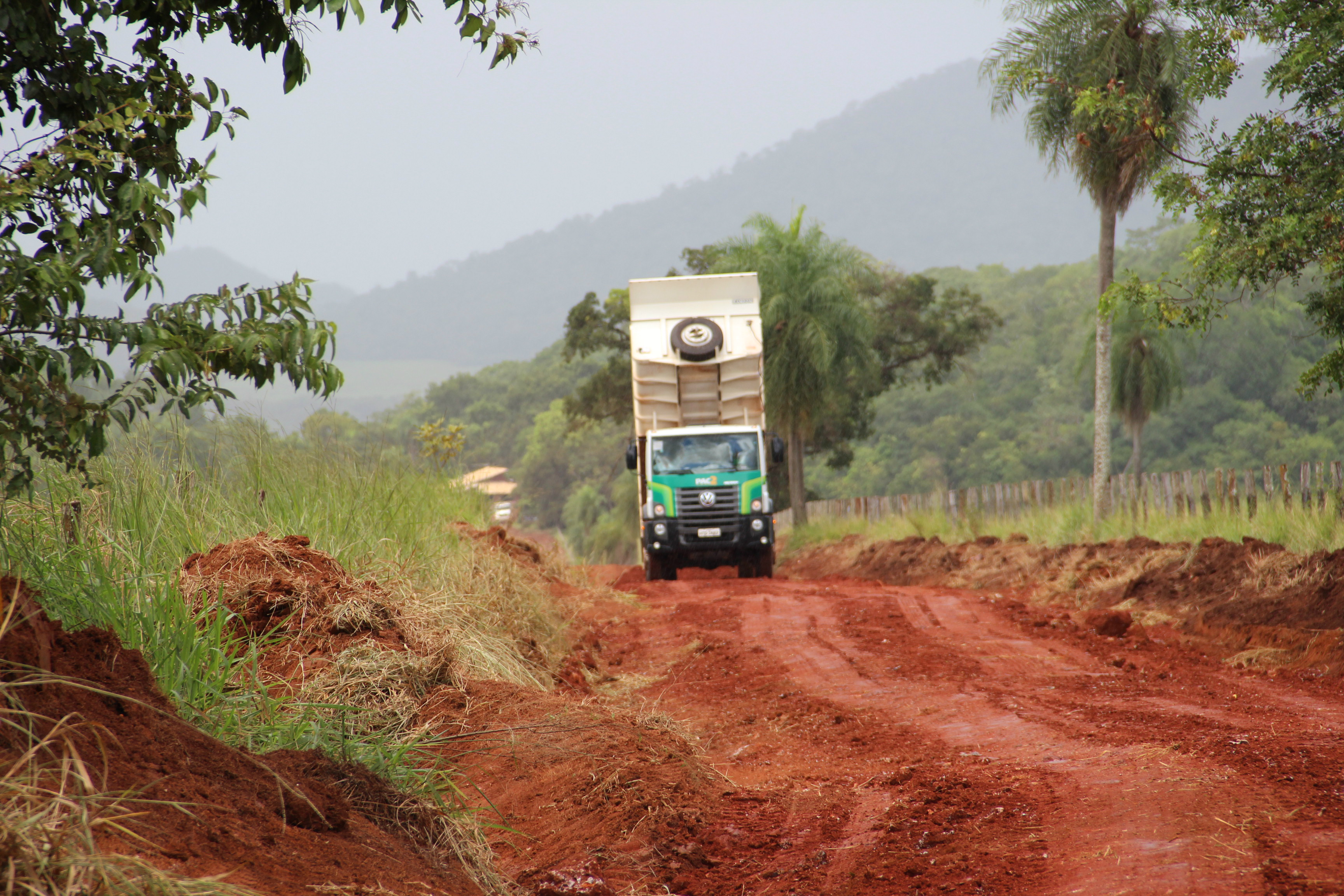 Início dos trabalhos na Estrada do Turismo