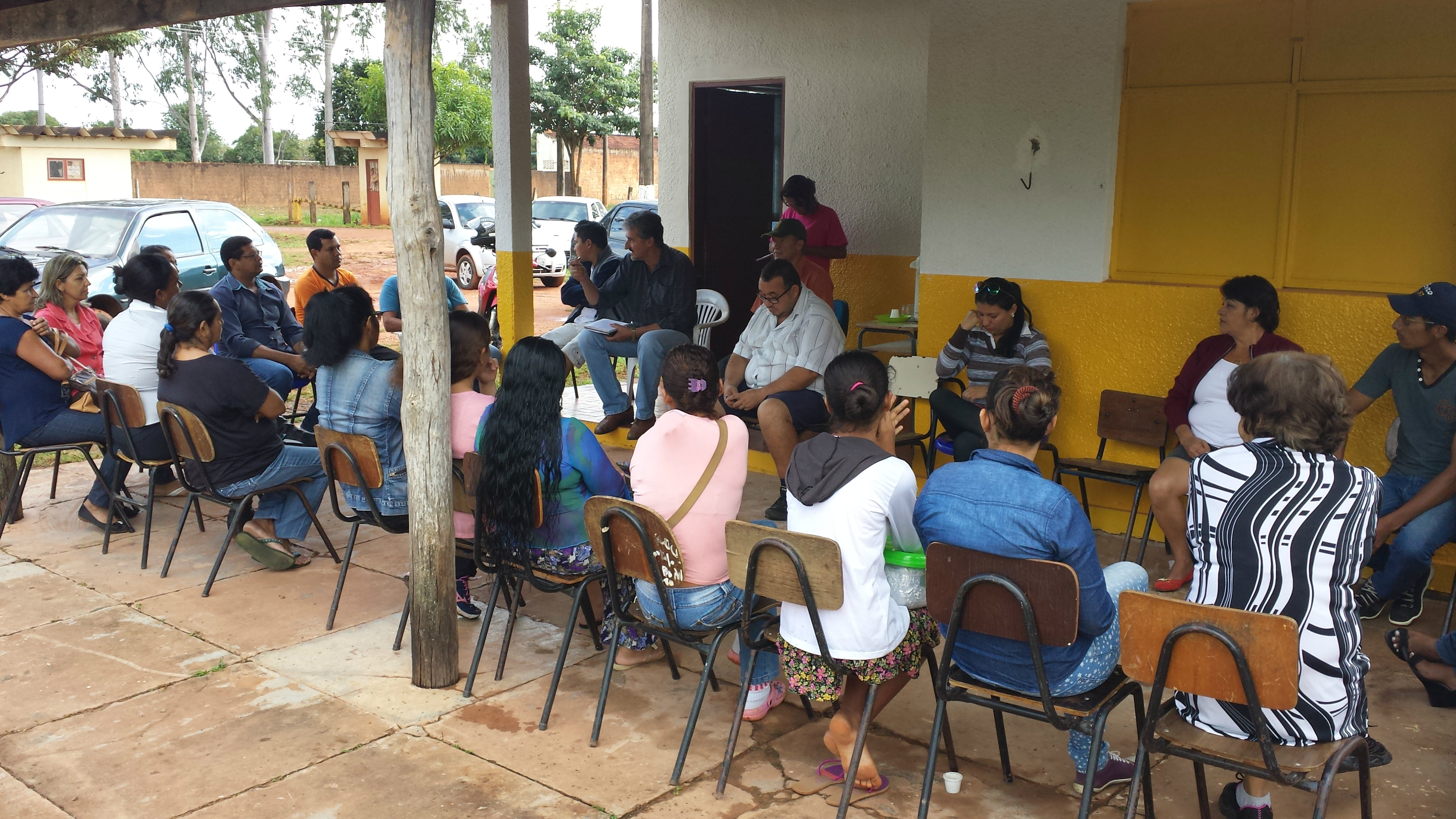 Secretaria de produção e desenvolvimento rural realiza reunião com feirantes Secretaria de produção e desenvolvimento rural realiza reunião com feirantes
