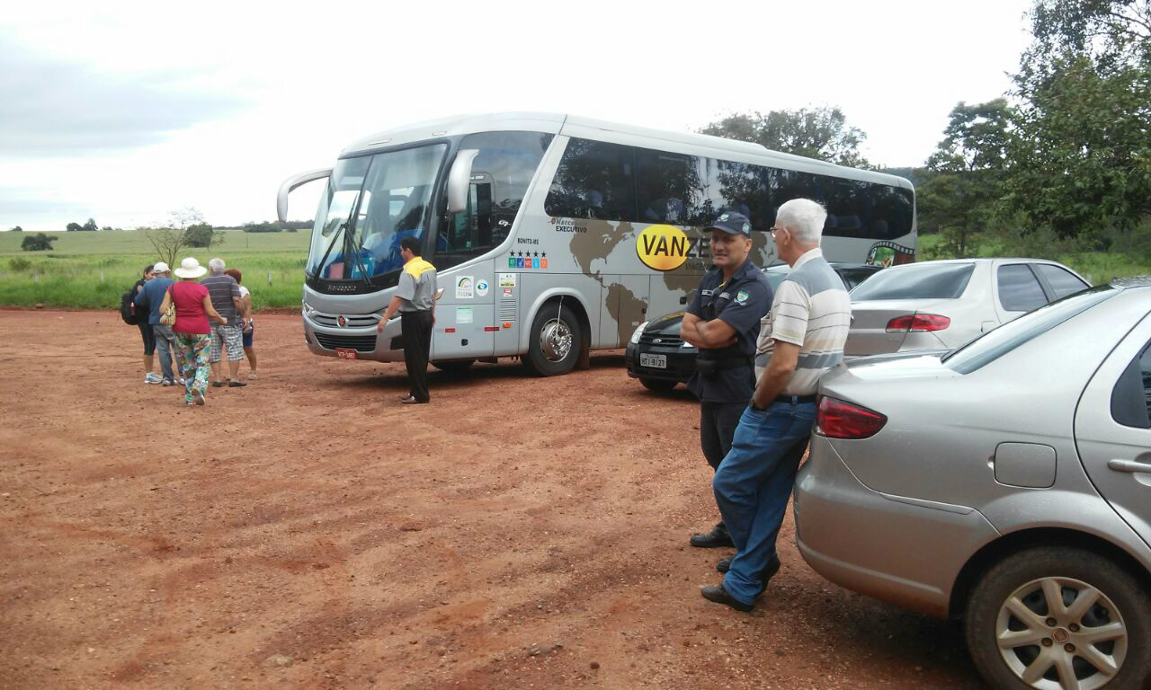 Veículos do transporte turístico são vistoriados em Bonito
