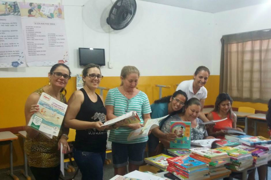 Professores das Escolas municipais de Bonito participam da escolha dos livros didáticos para 2016