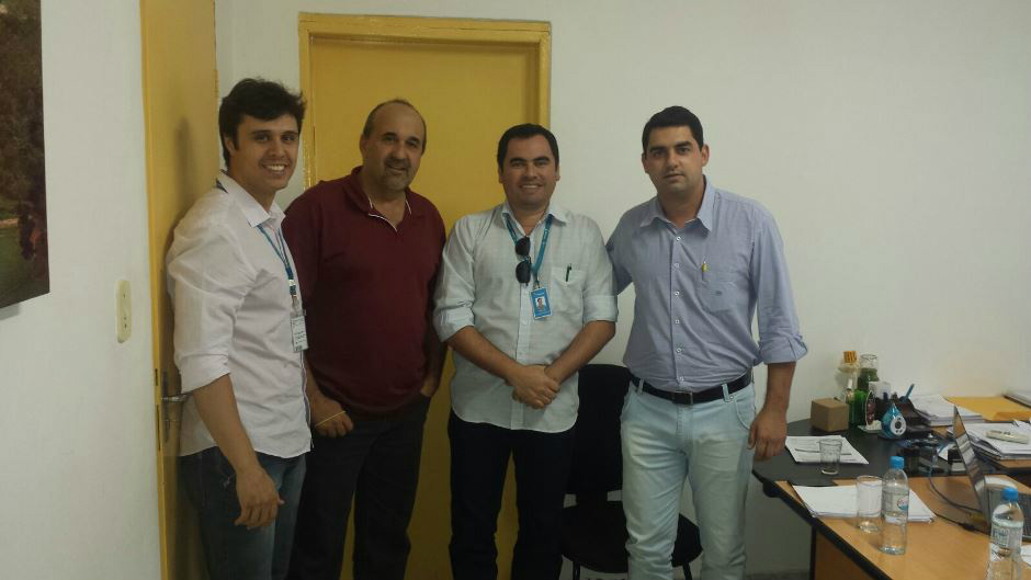 Prefeito Leleco estuda maneira de economizar energia nos prédios públicos de Bonito Prefeito Leleco estuda maneira de economizar energia nos prédios públicos de Bonito