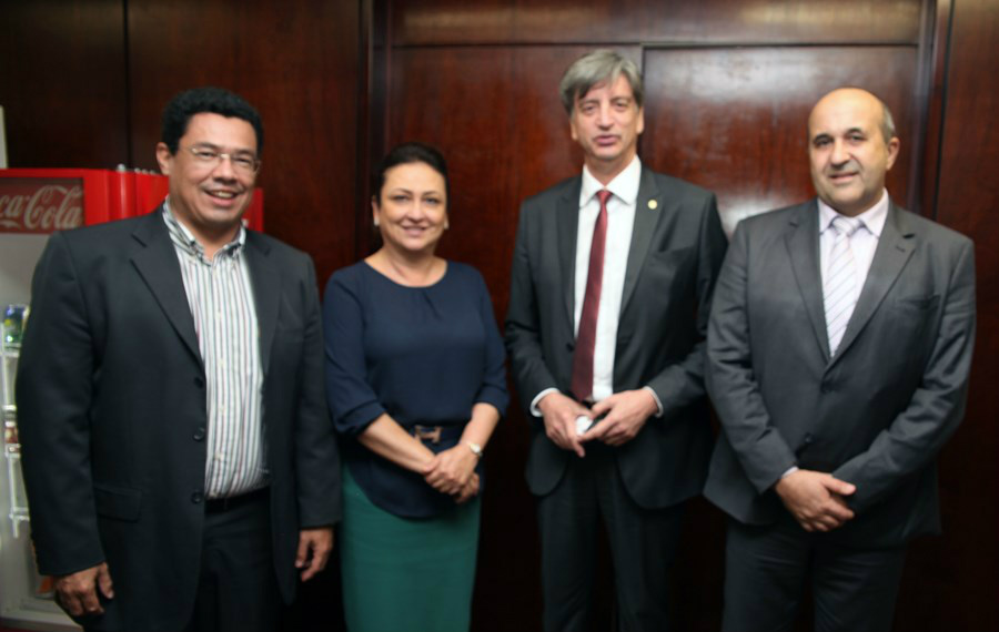 Prefeito Leleco vai a Brasília em busca de recursos para os pequenos produtores