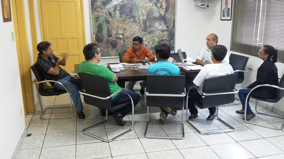 Prefeito Leleco e Sindicato discutem aumento salarial de servidores
