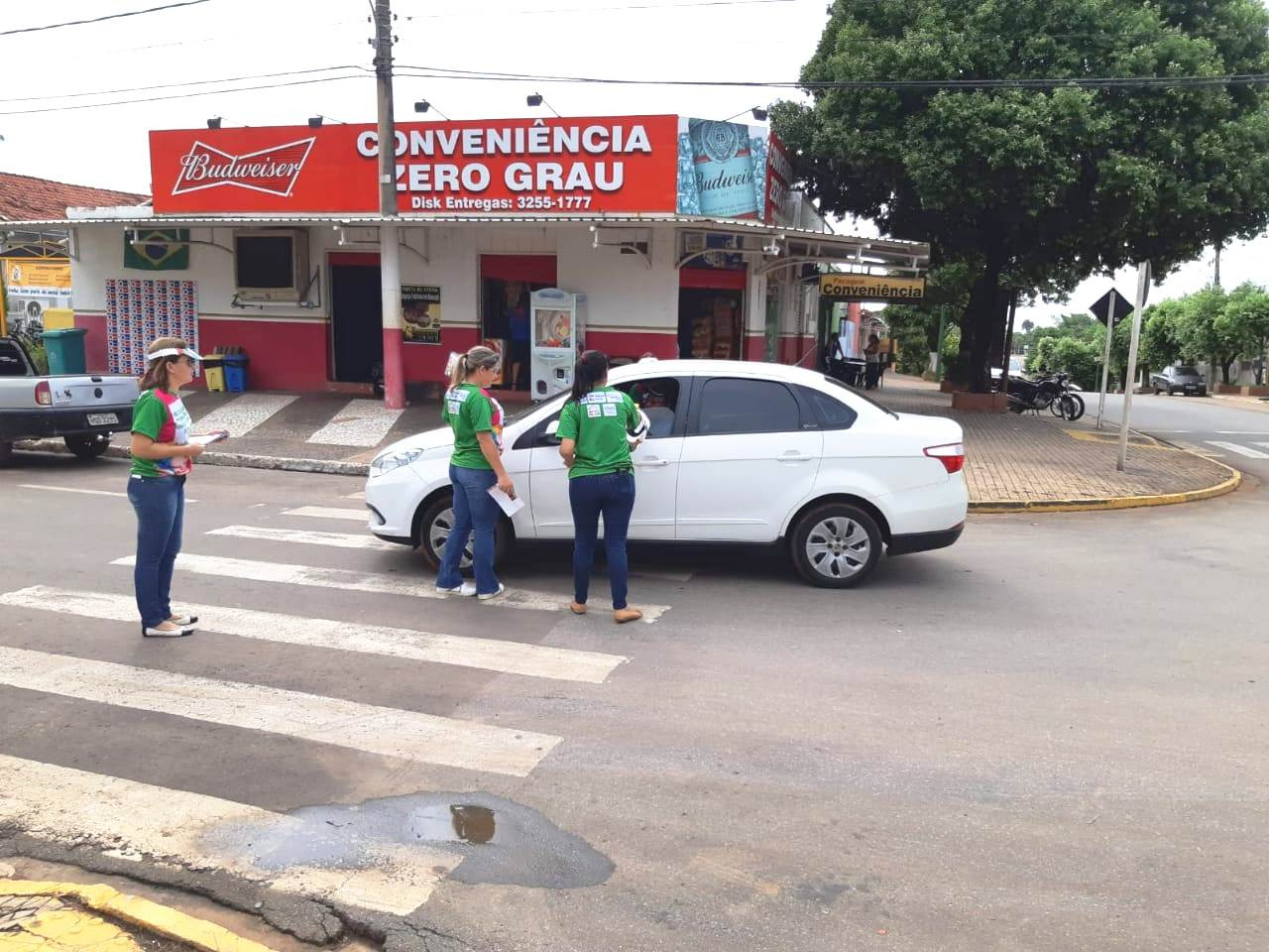 Trabalhos incluíram a distribuição de folhetos educativos. Foto: Divulgação