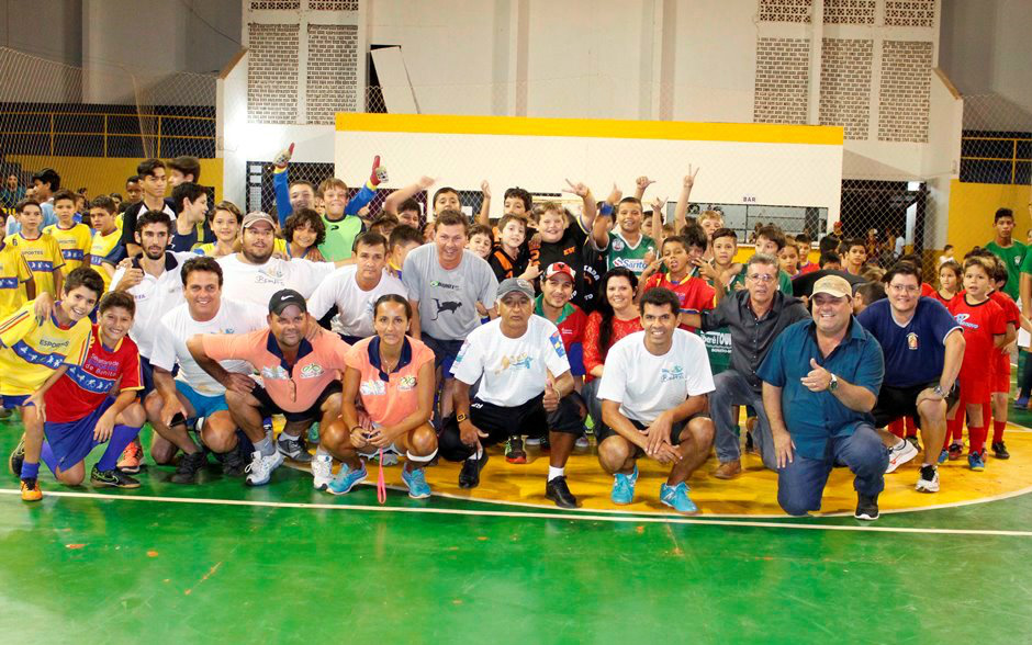 1ª Copa Osmar Pereira (Seba) de Futsal incentiva jovens competidores