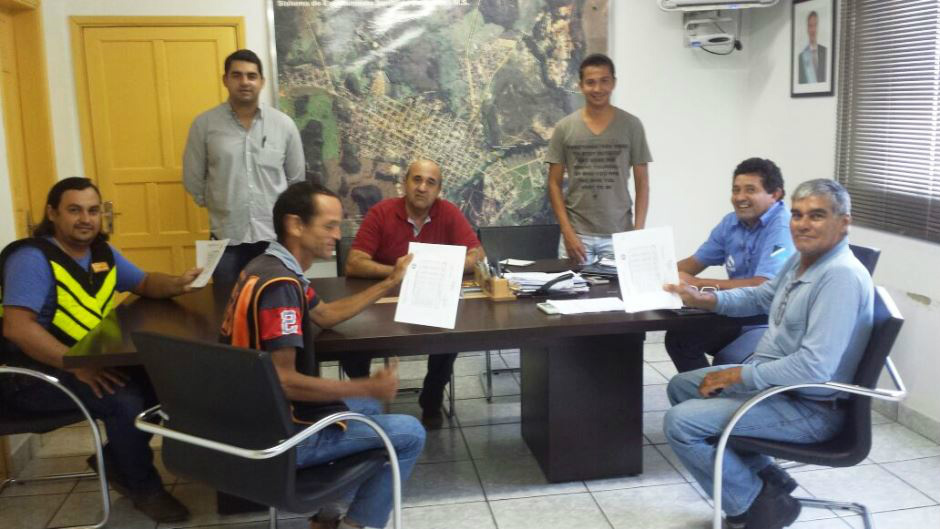 Prefeito de Bonito faz reunião com mototaxistas e anuncia melhorias para a categoria