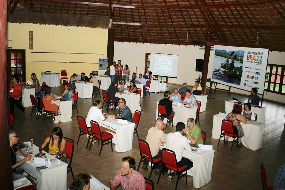 Market Place (rodada de negócios) com 15 operadores de turismo internacional e 20 brasileiros.
