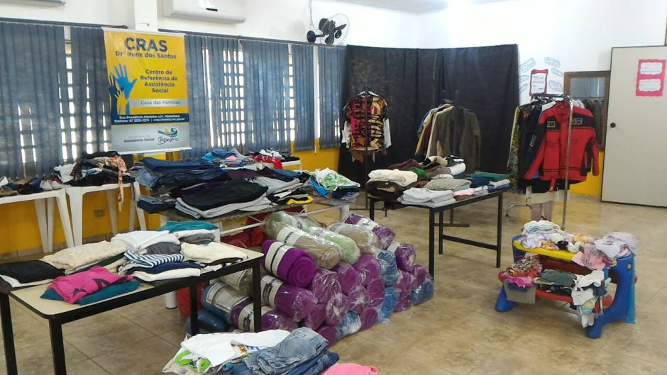 Assistência Social realiza entrega de cobertores e roupas em Bonito