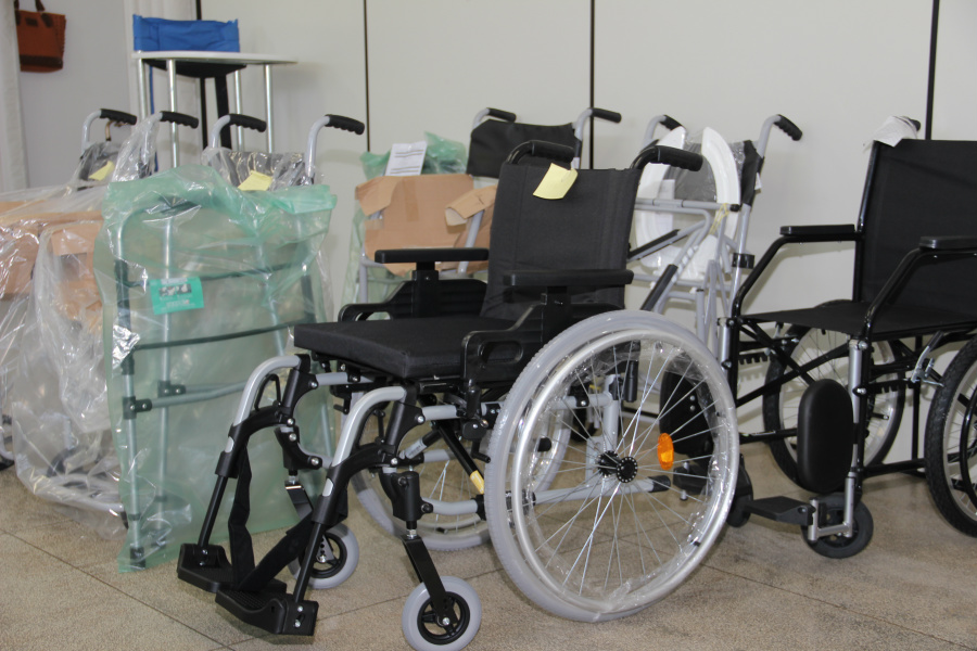Centro de Reabilitação recebe cadeiras de roda