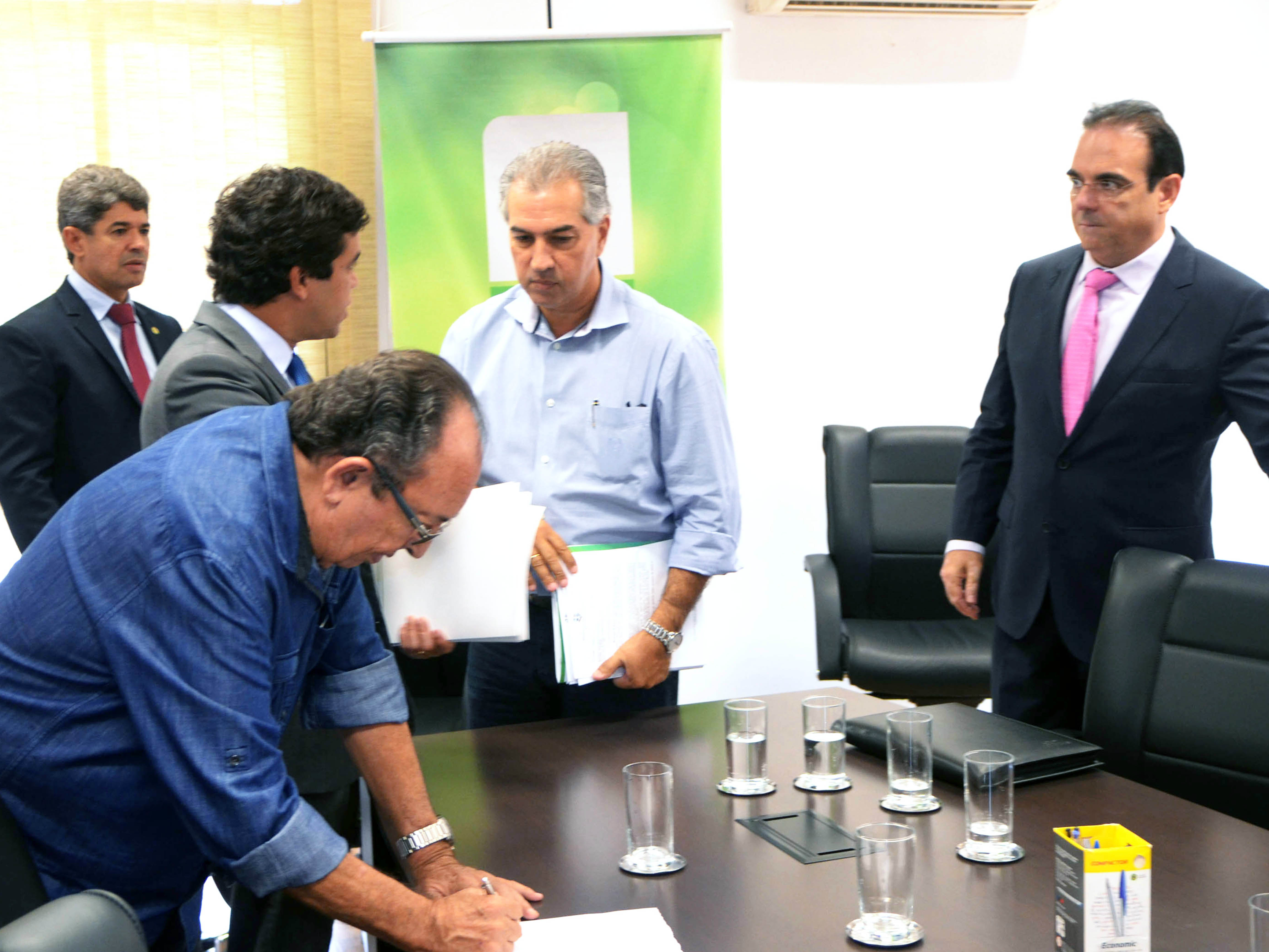 Prefeito se reúne com o governador e deputados estaduais