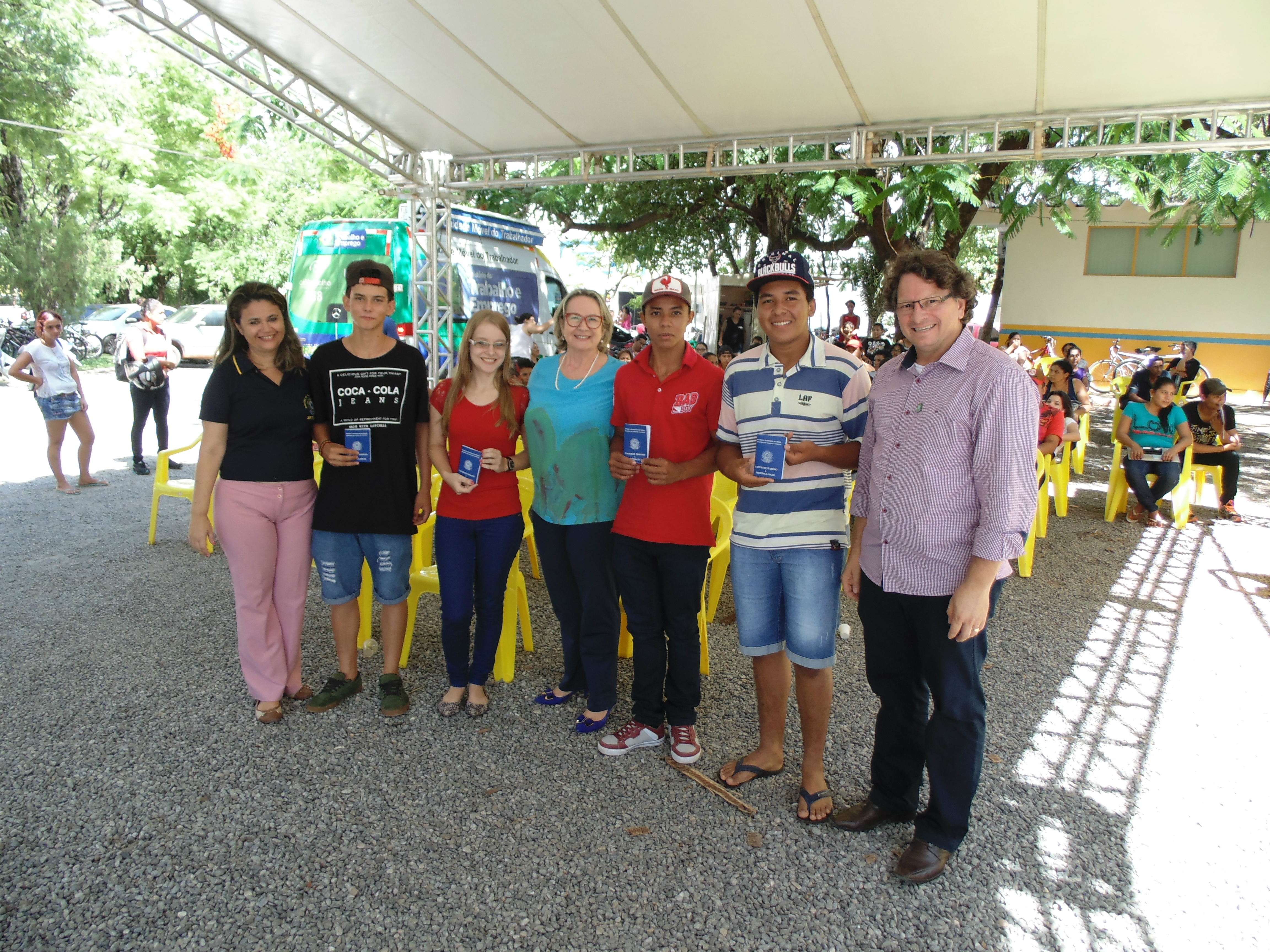 Mutirão já emitiu dezenas de carteiras e continua à tarde
