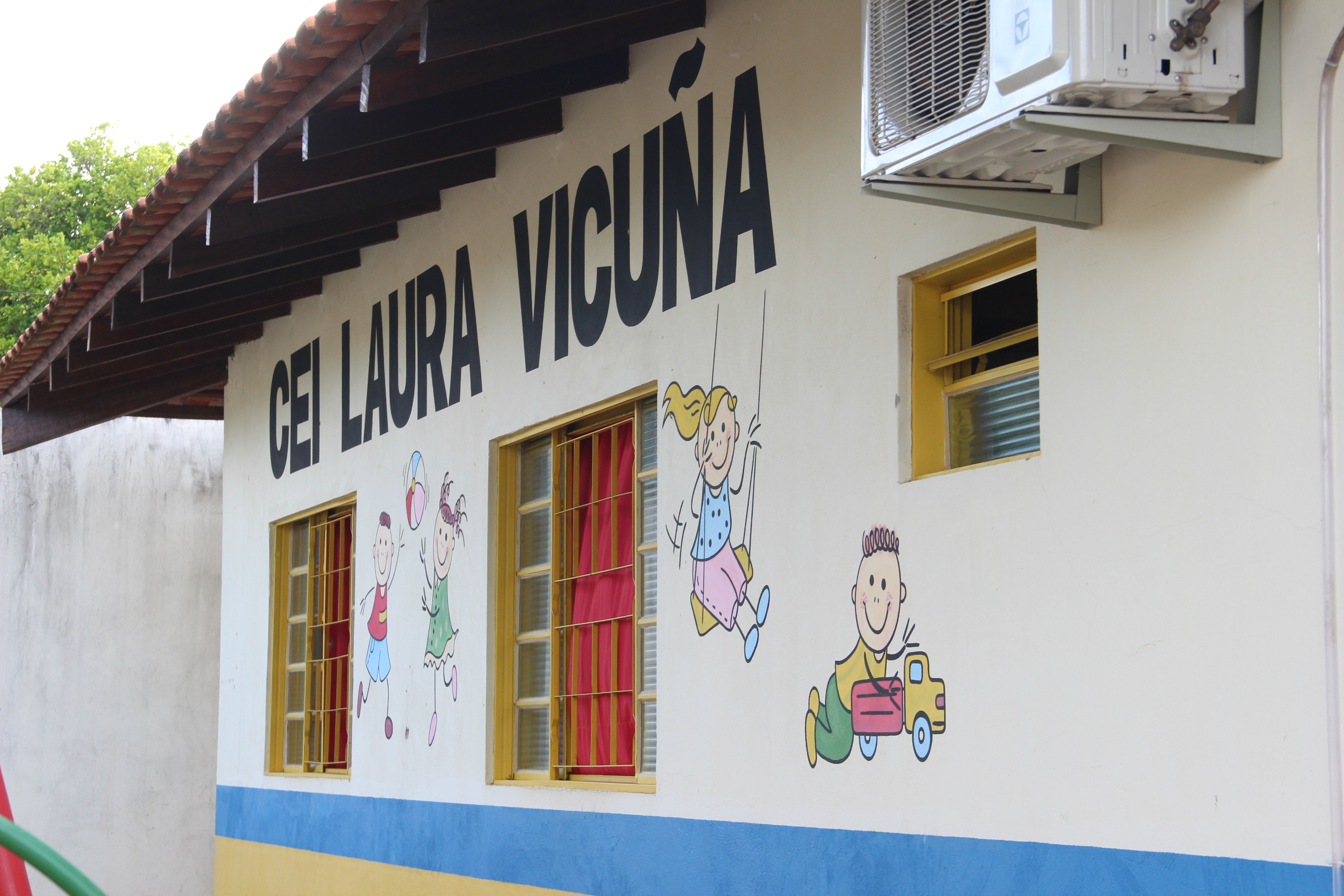 Prefeitura licita materiais e utensílios para escolas e CEIs