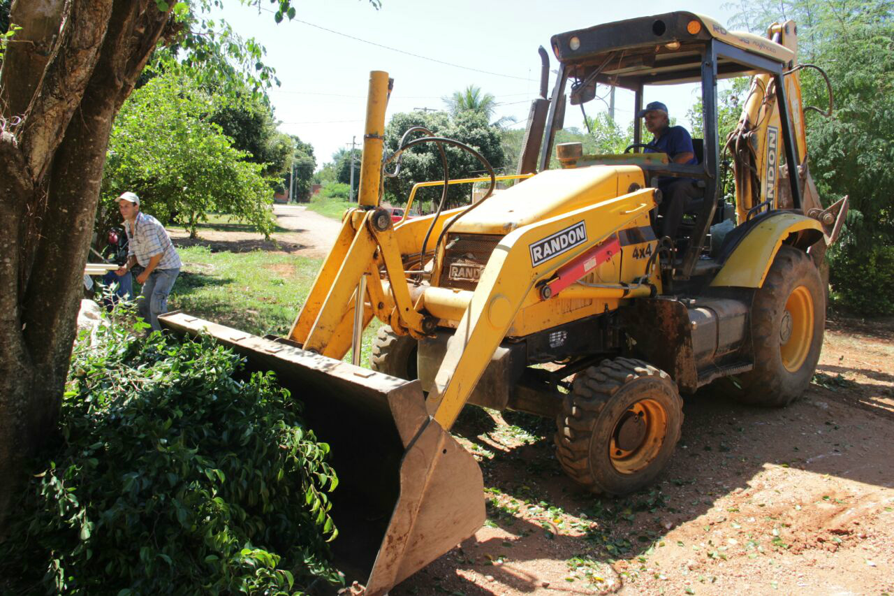 Obras finaliza a limpeza e o patrolamento da Vila Machado