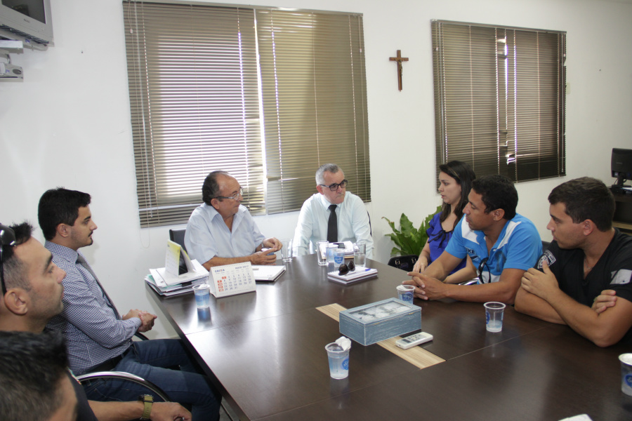Prefeito recebe delegada e investigadores da Polícia Civil