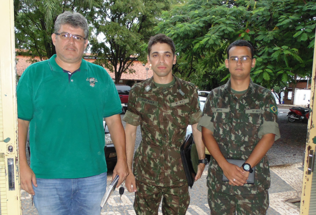 Prefeitura busca parceria com Exército para recapear ruas