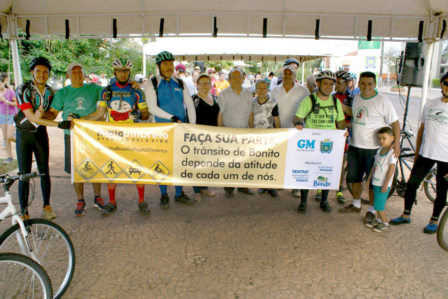 Passeio ciclístico dá início ao Maio Amarelo em Bonito