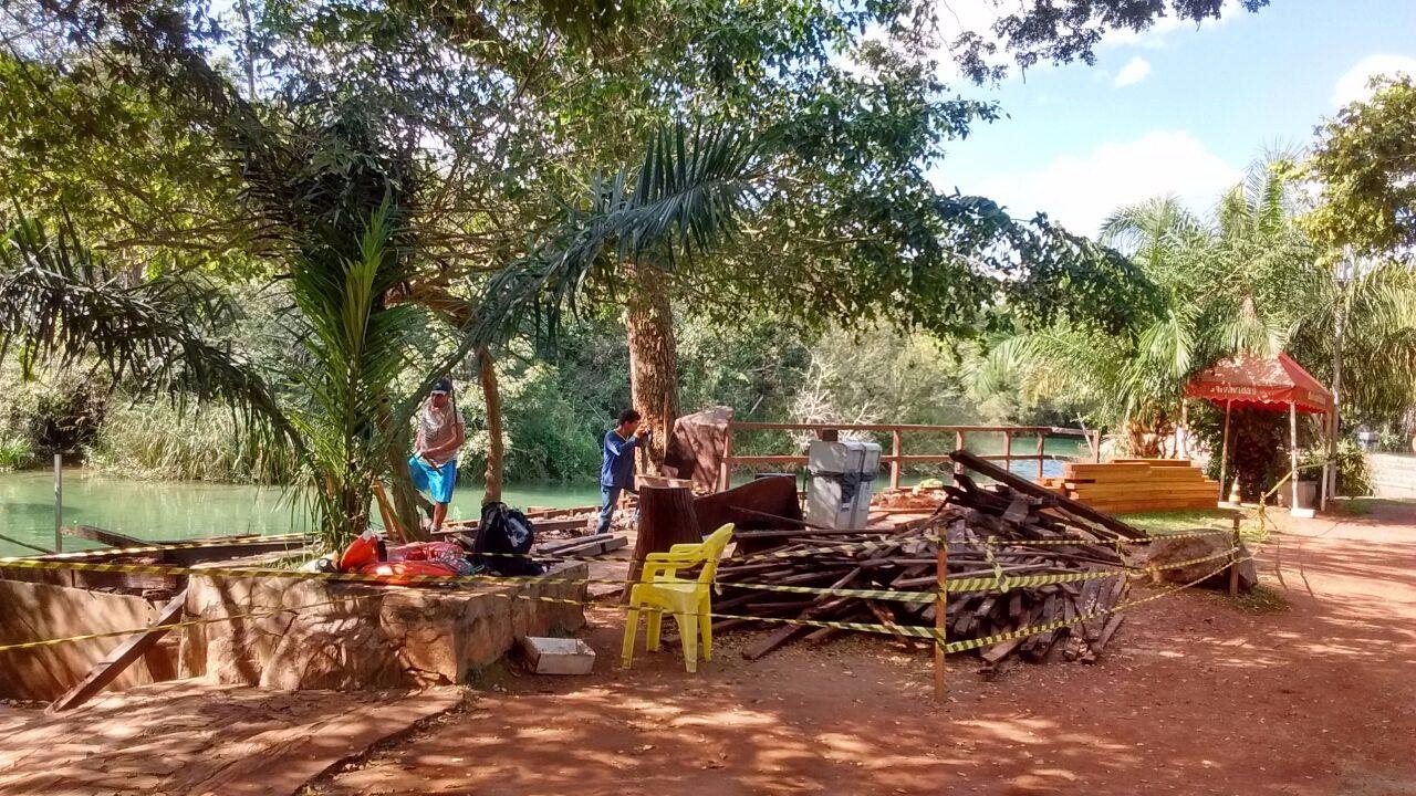 Deck do Balneário está sendo restaurado nesta semana