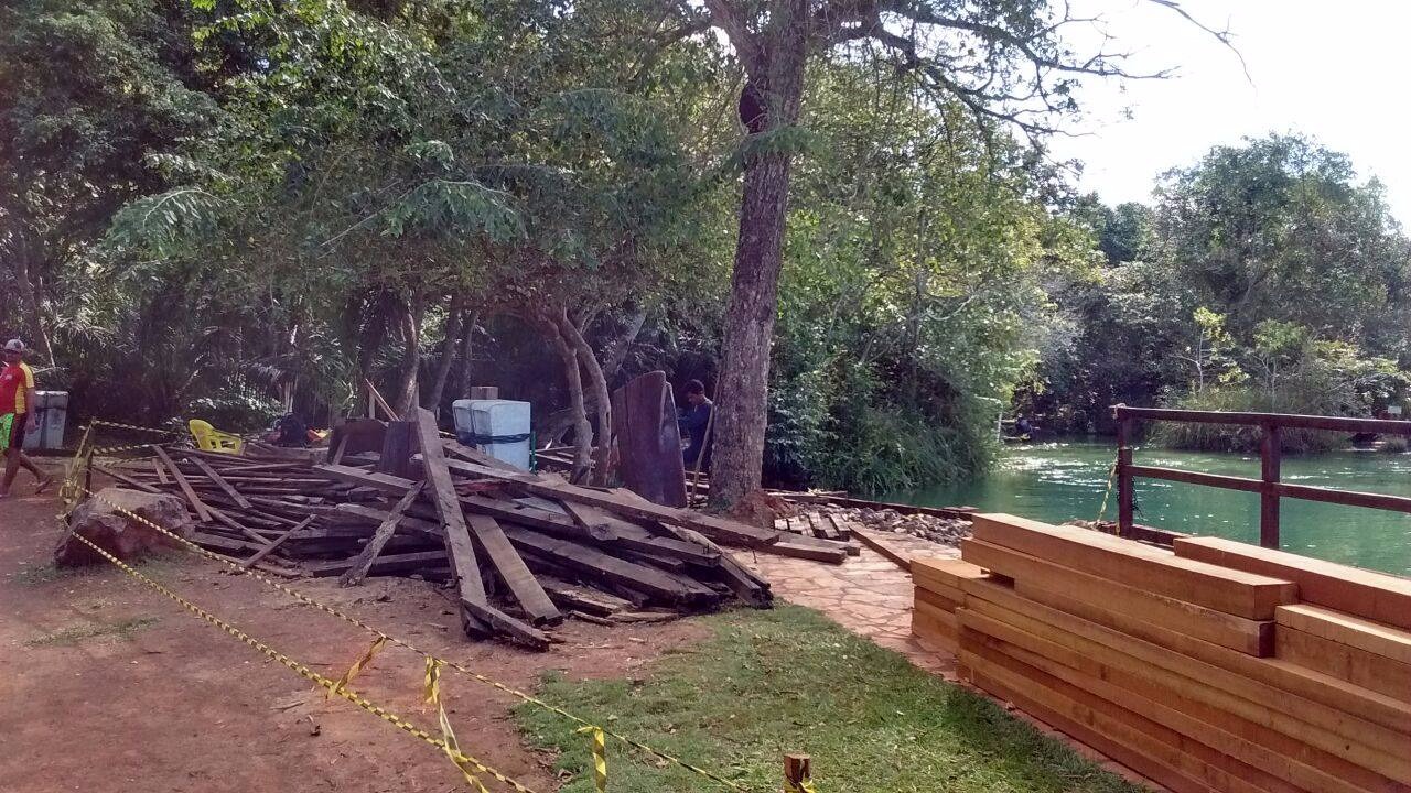 Deck do Balneário está sendo restaurado nesta semana