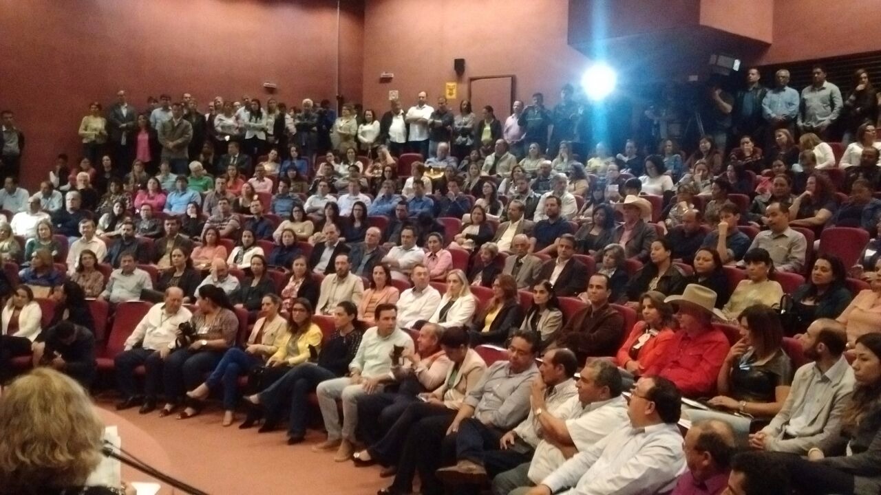 Secretária participa de solenidade da Campanha do Agasalho