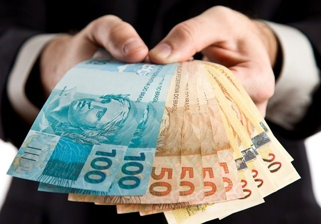 Salários dos servidores estão disponíveis desde o dia 27