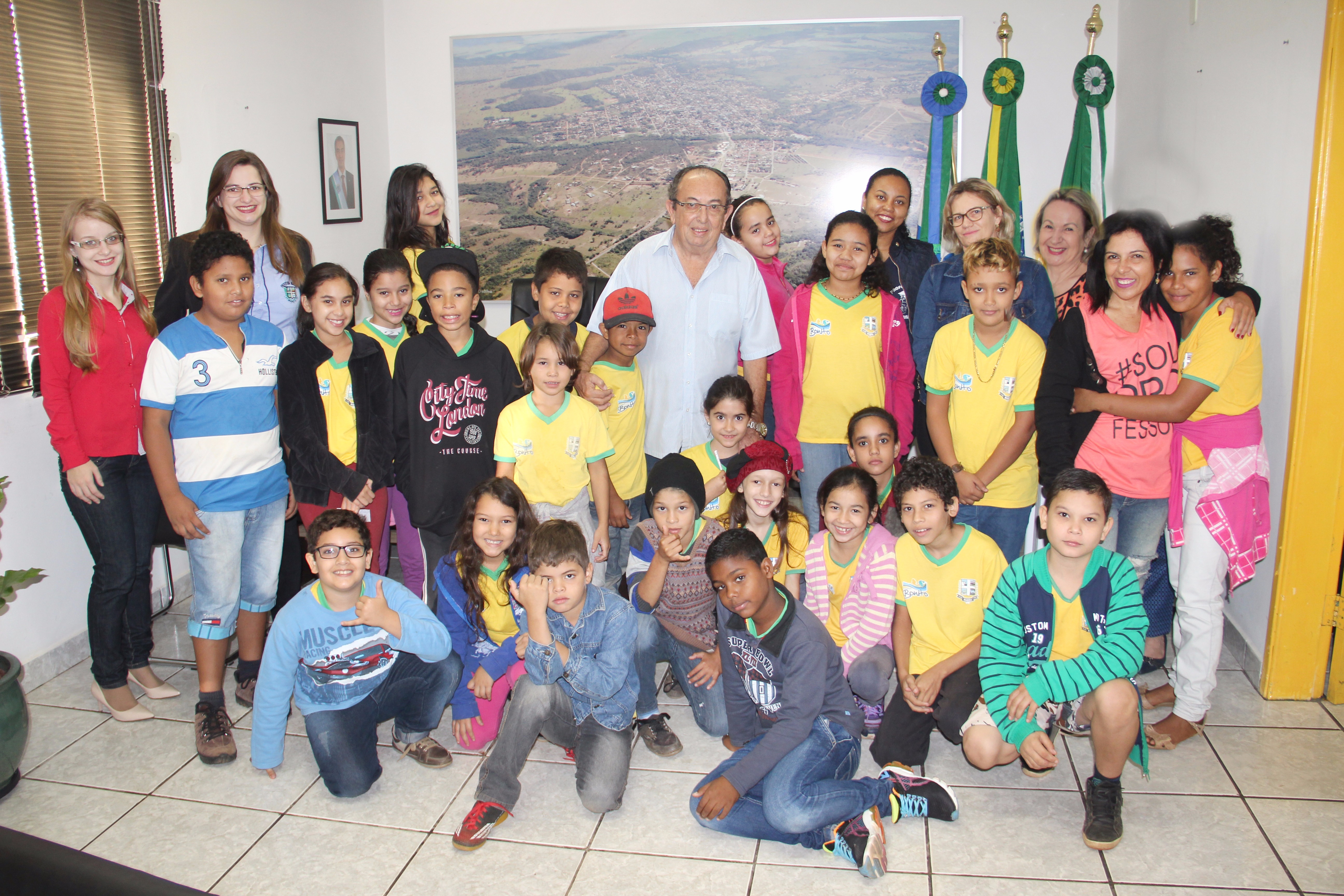 Prefeito recebe alunos da Escola João Alves da Nóbrega