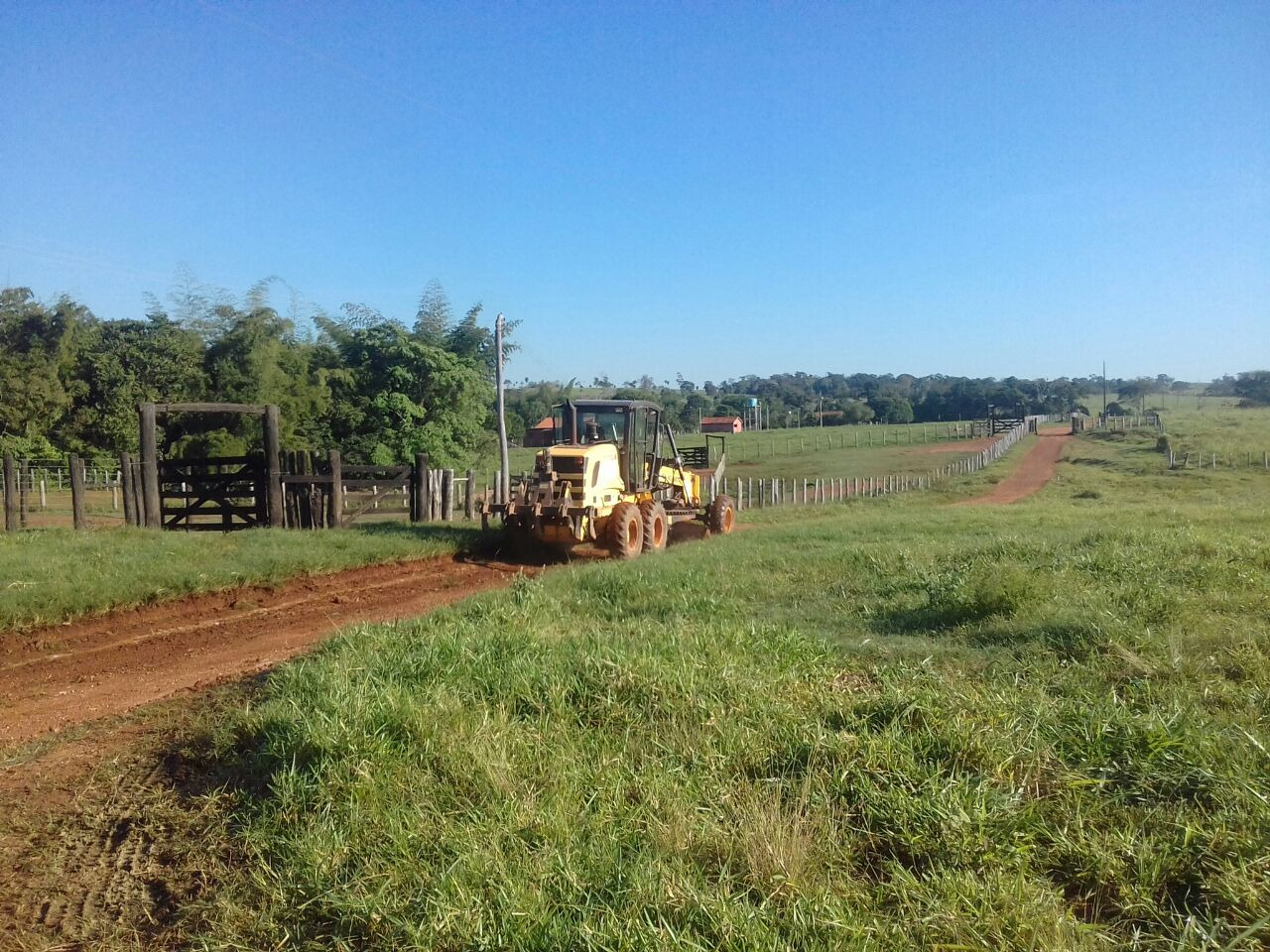 Secretaria de Obras realiza patrolamento na estrada do Quati