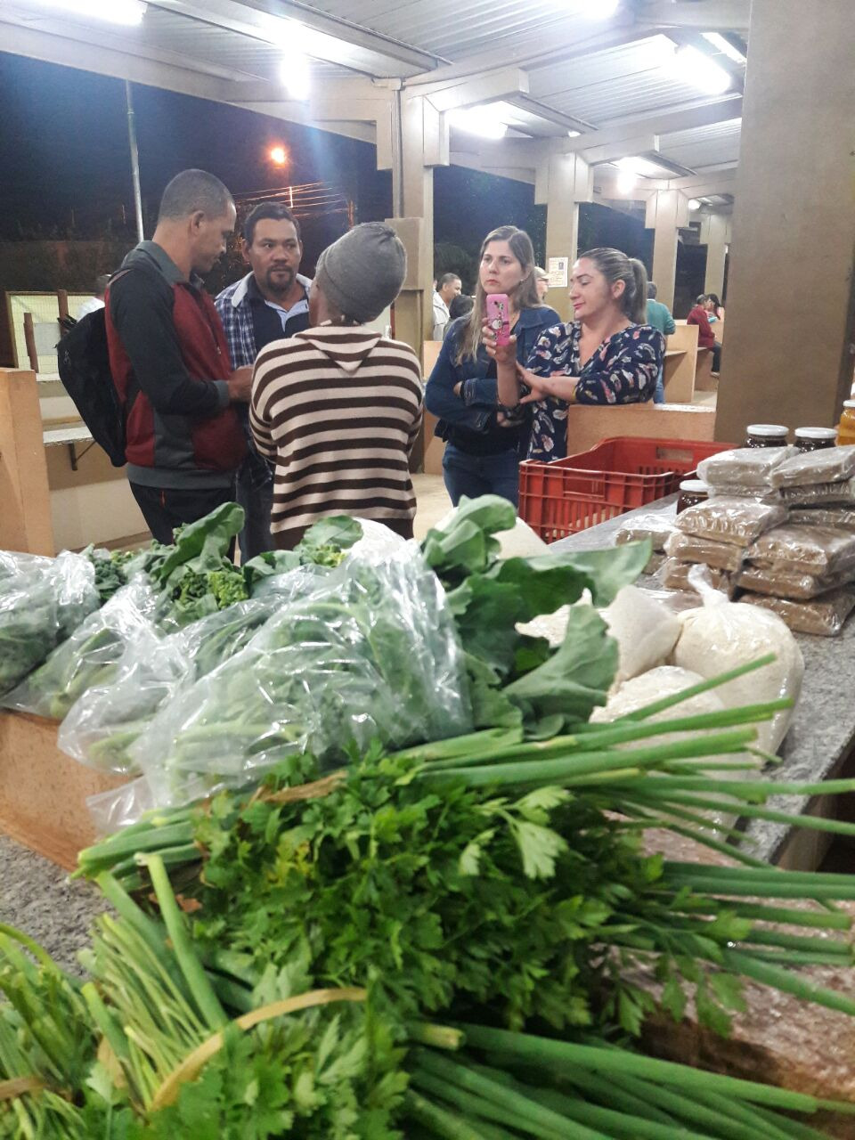 Alunos do município realizam trabalho na Feira do Produtor