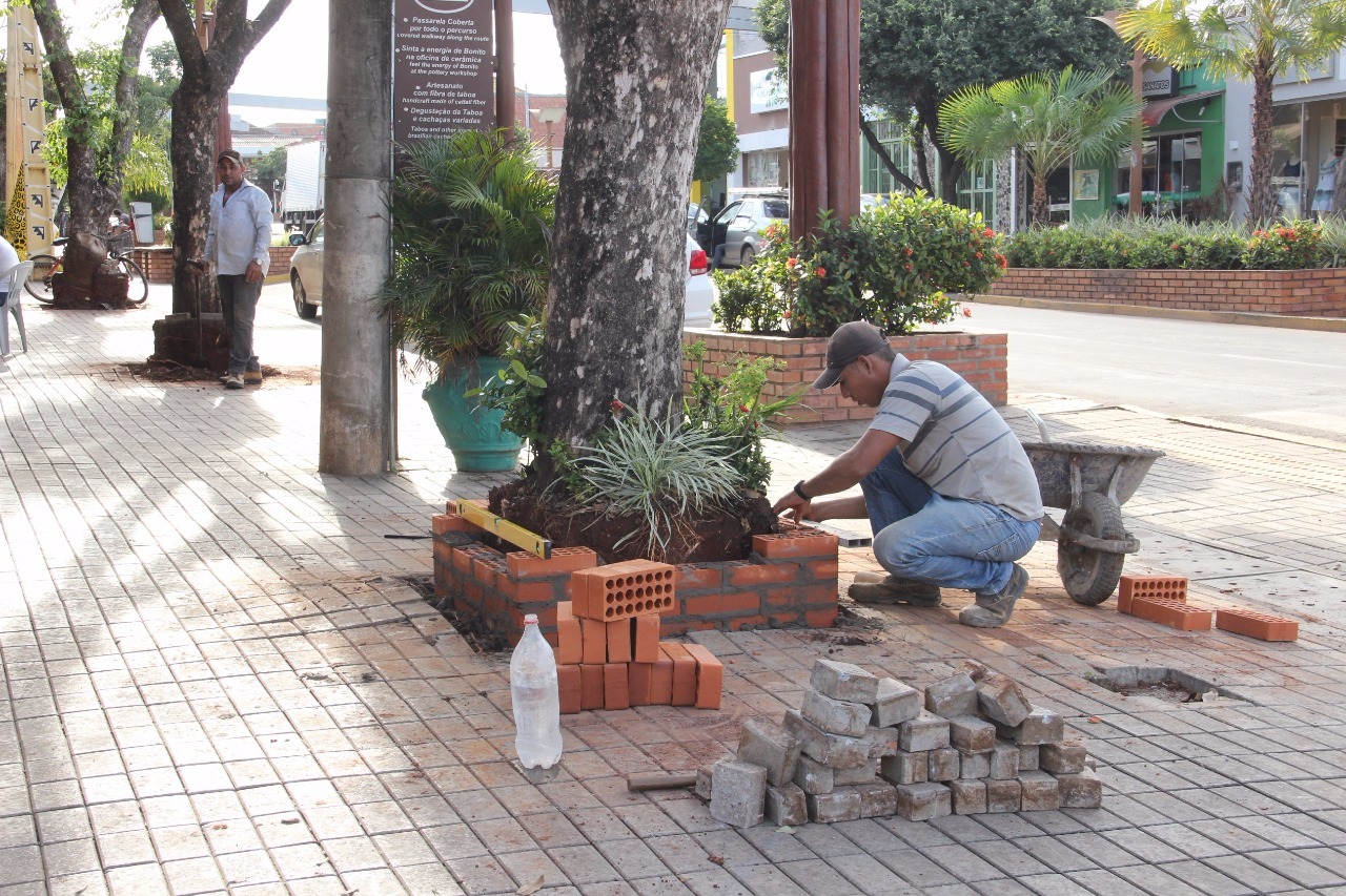 Prefeitura revitaliza Praça da Liberdade e Rua Pilad Rebuá
