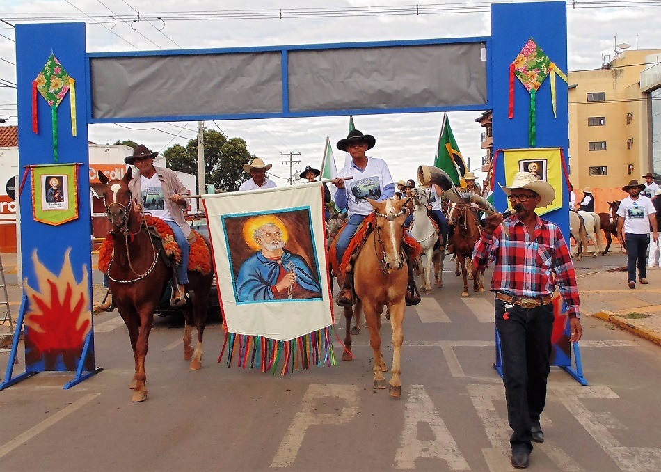 Cavalgada de São Pedro celebra padroeiro de Bonito