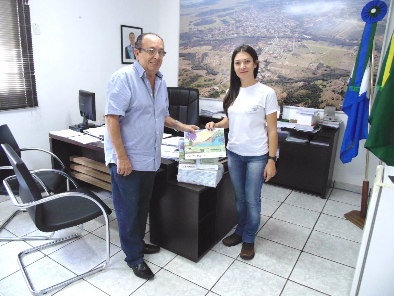 IASB apresenta Calendário Ambiental 2018 ao prefeito