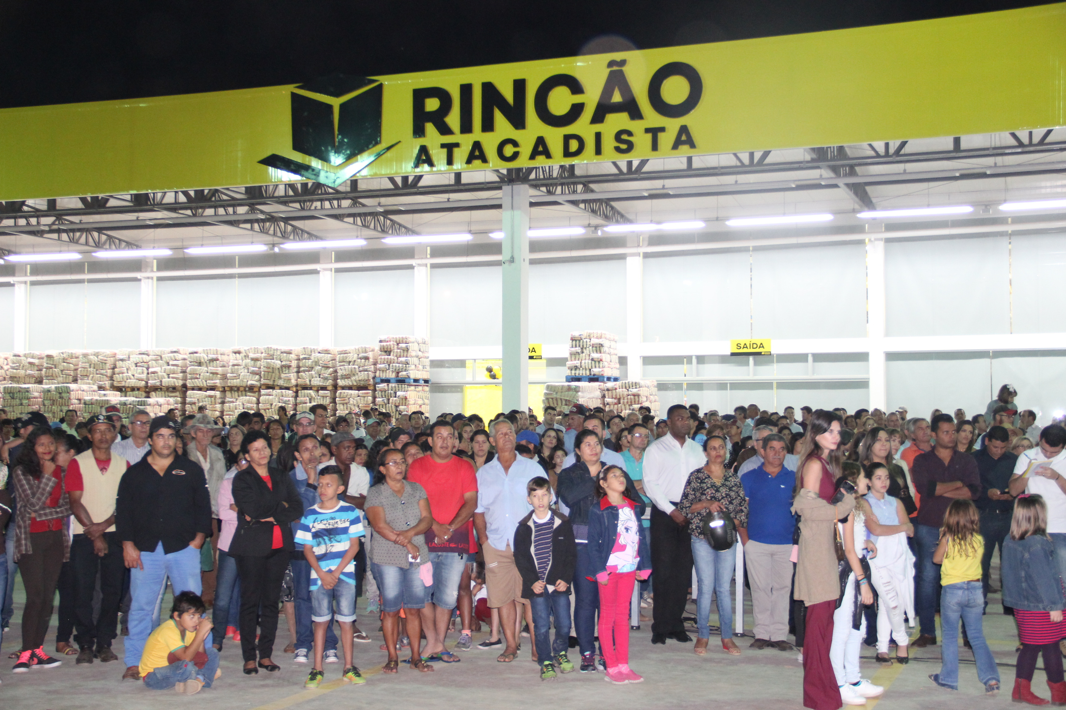 Prefeito participa da inauguração do Rincão Atacadista