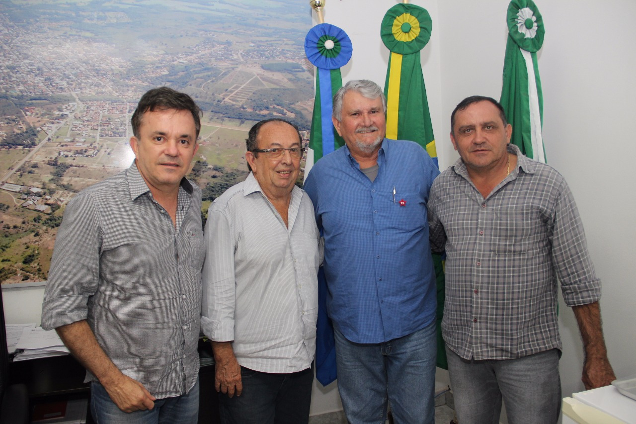 Prefeito recebe deputados e debate apresentação de emendas