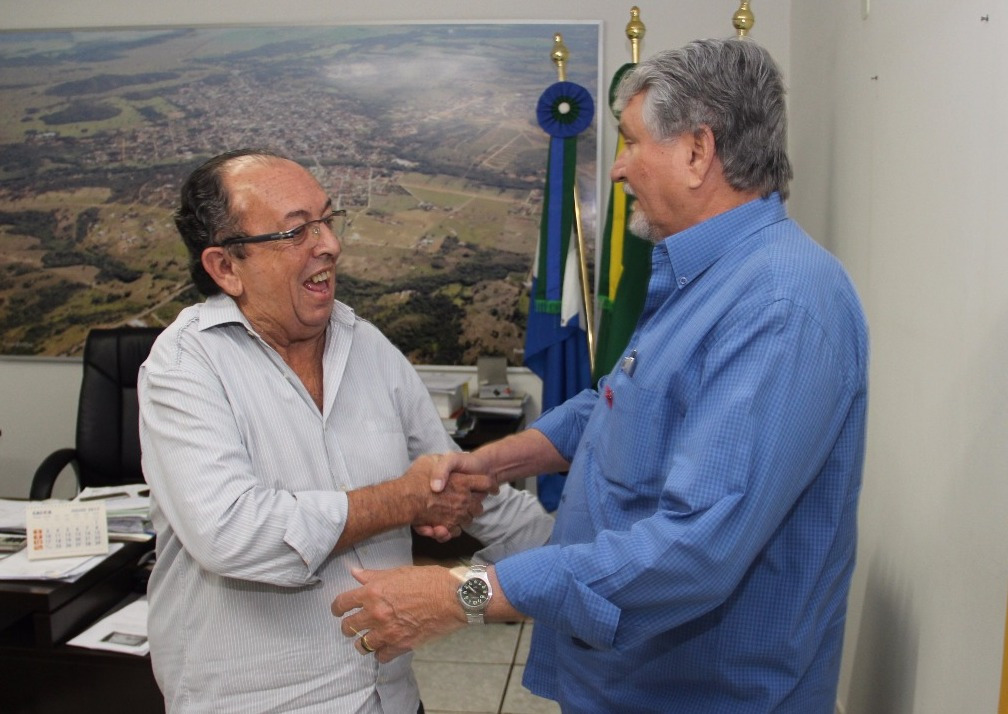 Prefeito recebe deputados e debate apresentação de emendas