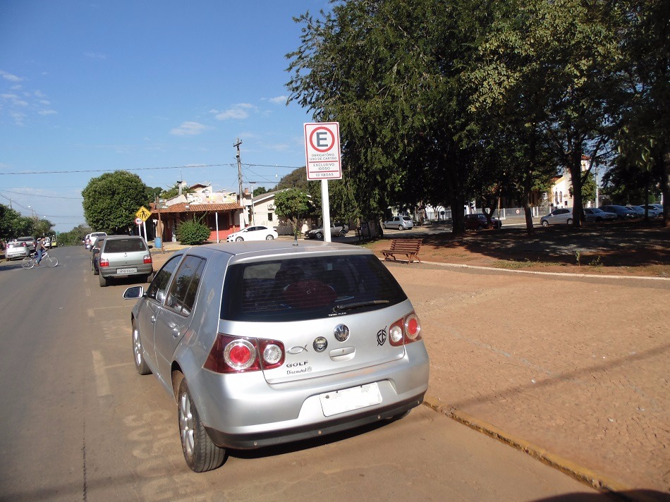 DEMTRAT emite credenciais especiais para estacionamento