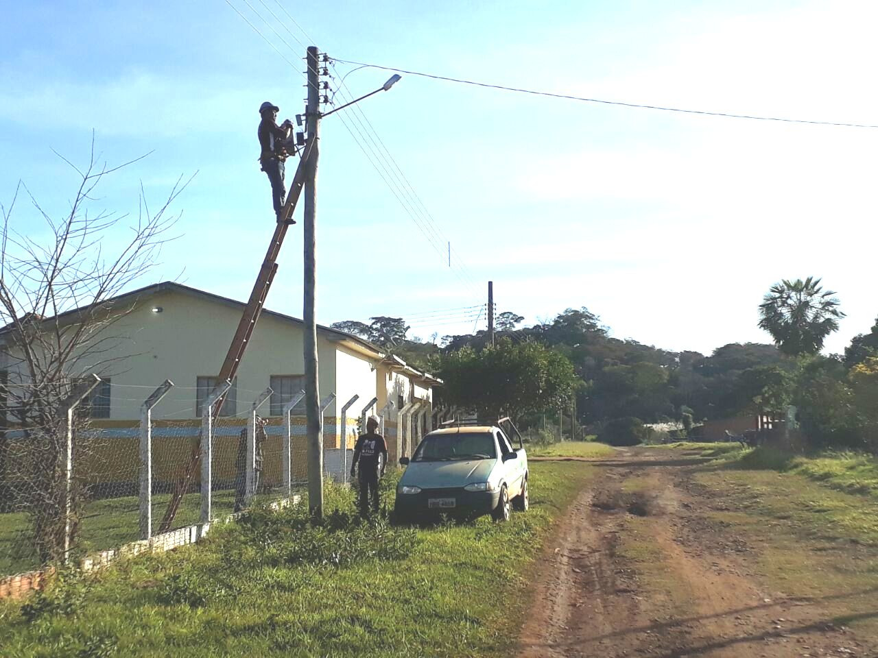 Prefeitura faz manutenção na rede elétrica no Guaicurús