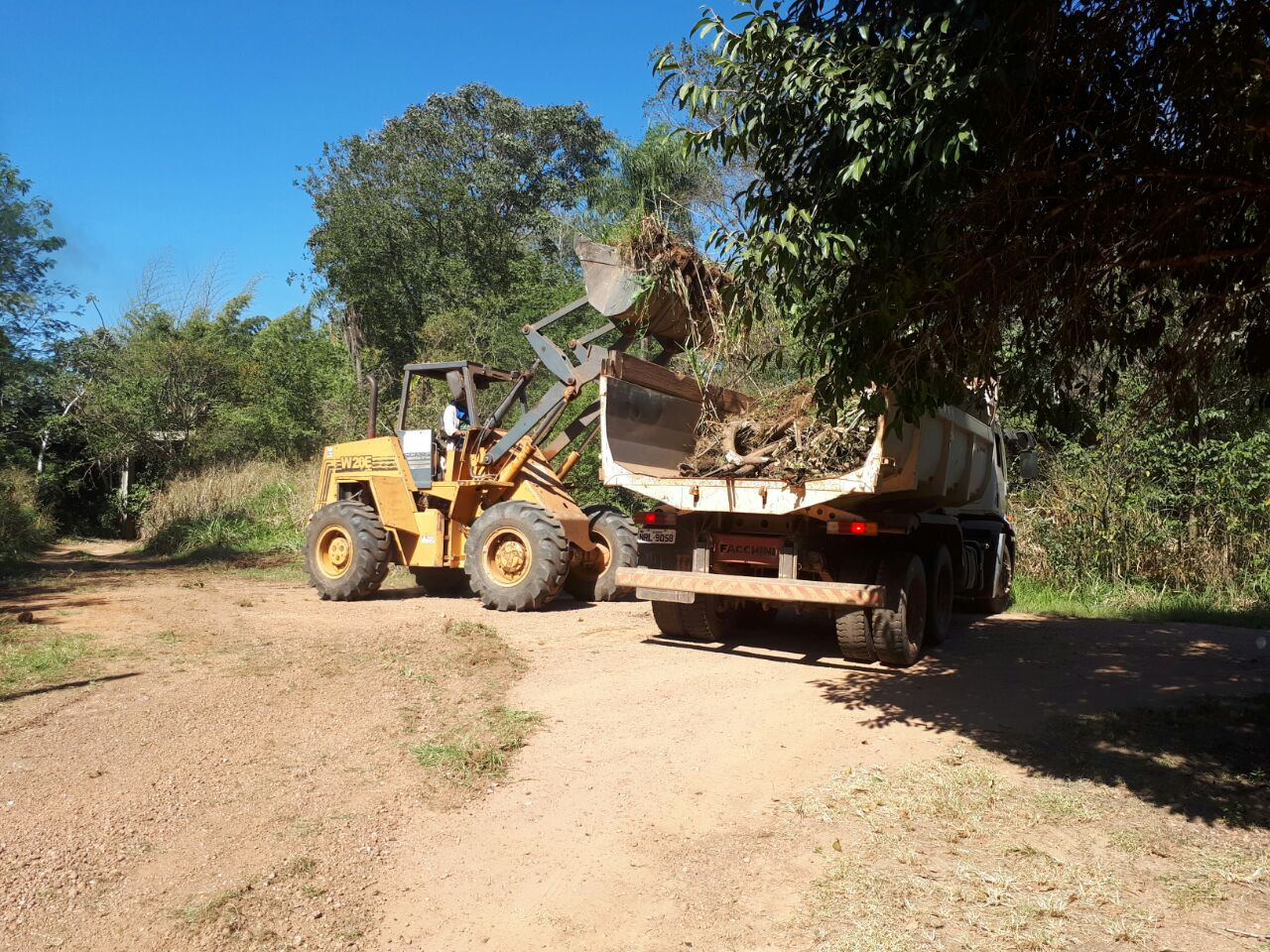 Obras realiza patrolamento no Distrito Aguas do Miranda.