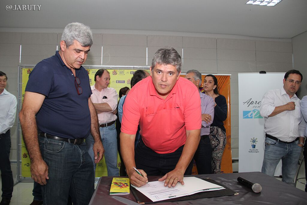 Governador autoriza obras e abre o 18º Festival de Inverno
