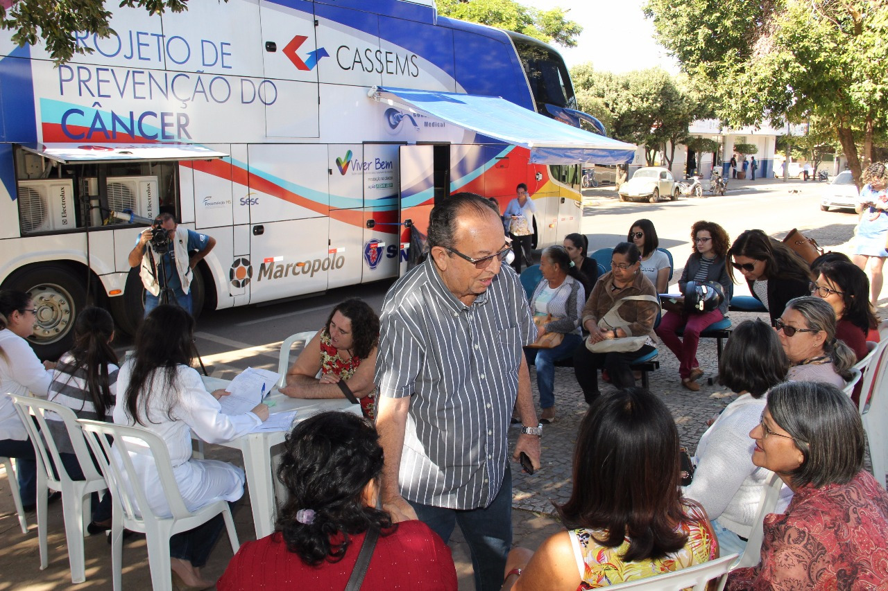 Ônibus da Saúde realiza exames preventivos e mamografias